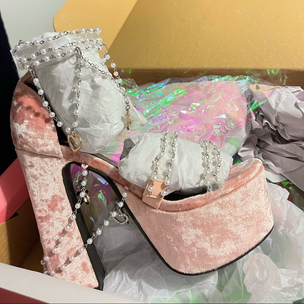 Sugar Thrillz/Dolls kill high revelation heels